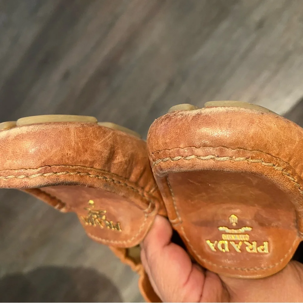 PRADA - Picture 7 of 7